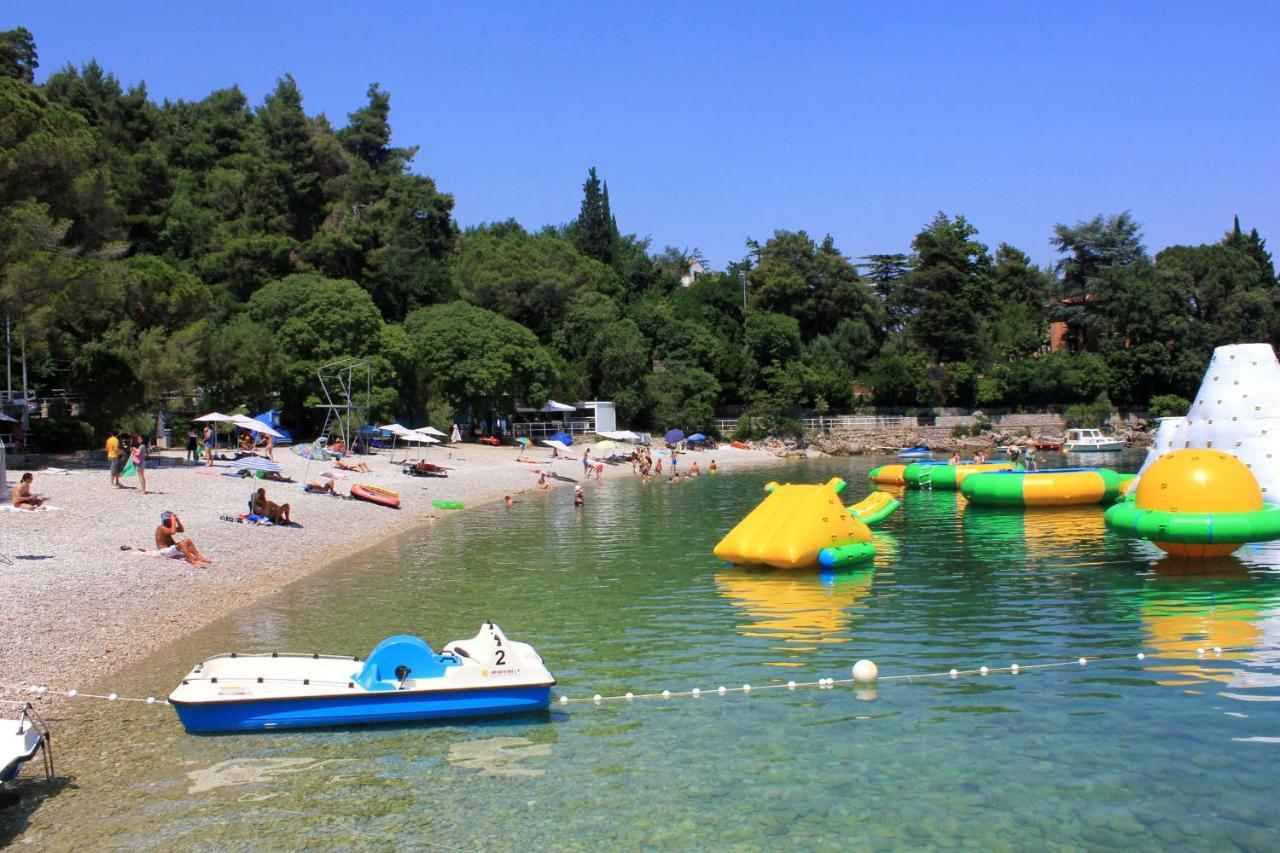 Apartments And Rooms By The Sea Medveja, Opatija - 2305 Lovran Luaran gambar