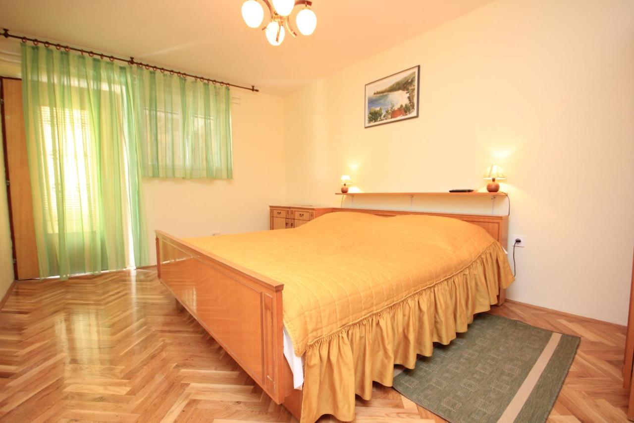 Apartments And Rooms By The Sea Medveja, Opatija - 2305 Lovran Luaran gambar