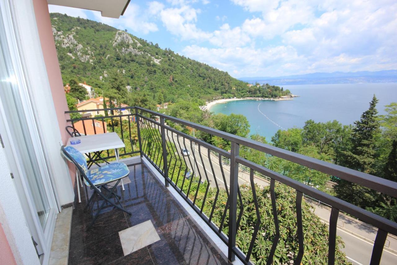Apartments And Rooms By The Sea Medveja, Opatija - 2305 Lovran Luaran gambar