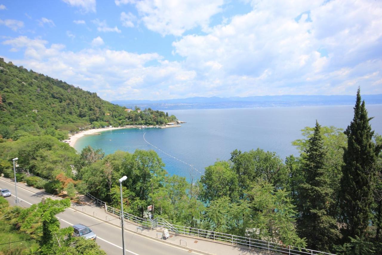 Apartments And Rooms By The Sea Medveja, Opatija - 2305 Lovran Luaran gambar