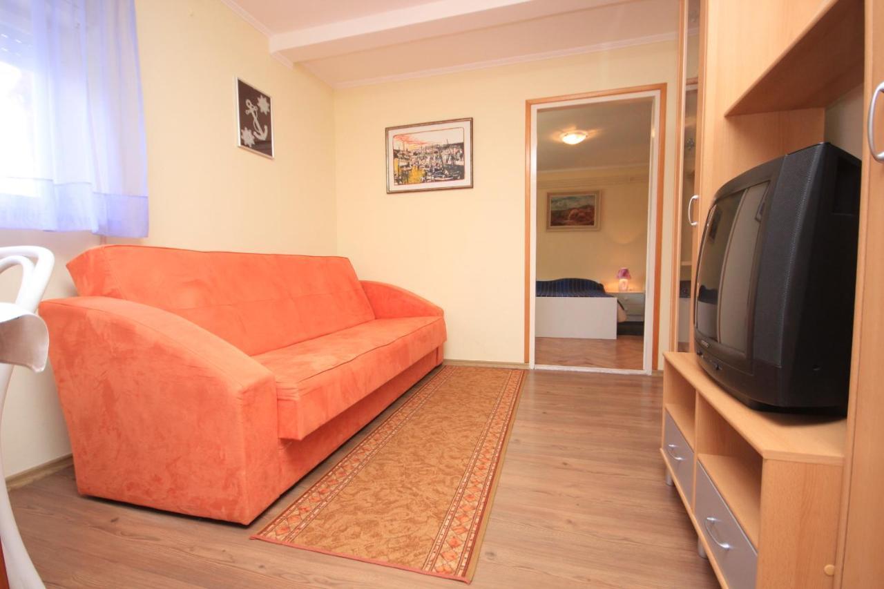 Apartments And Rooms By The Sea Medveja, Opatija - 2305 Lovran Luaran gambar