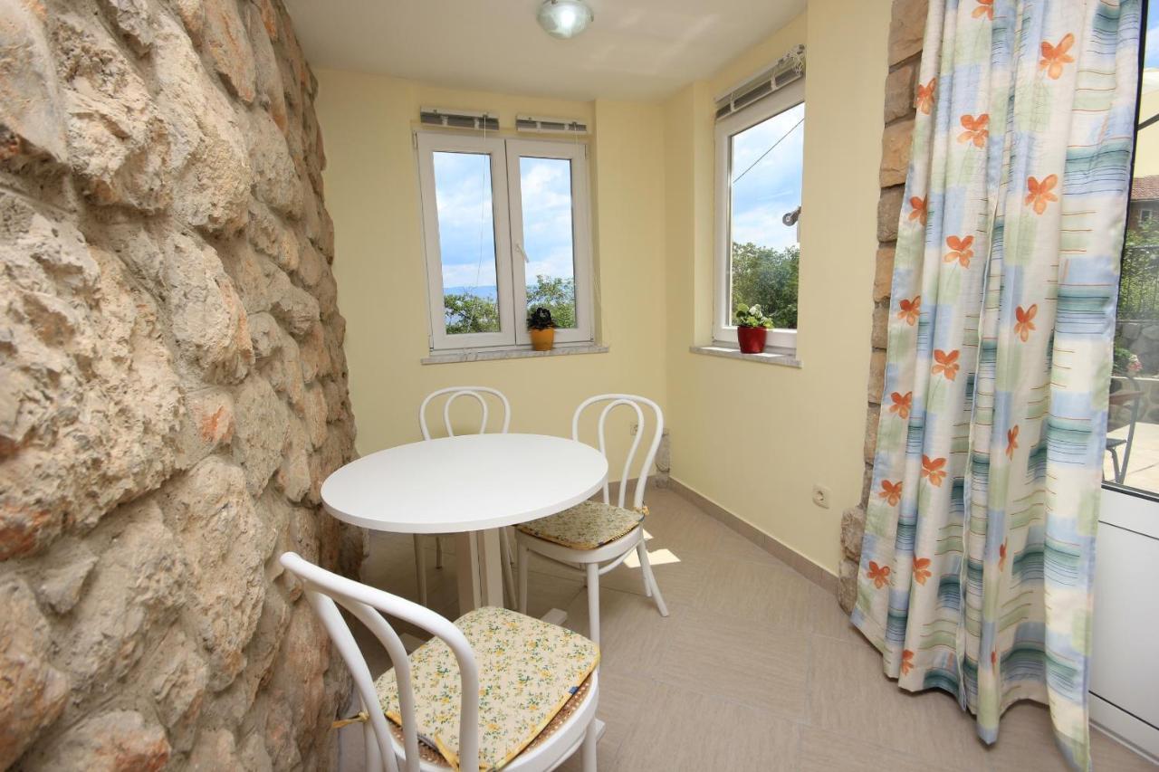 Apartments And Rooms By The Sea Medveja, Opatija - 2305 Lovran Luaran gambar